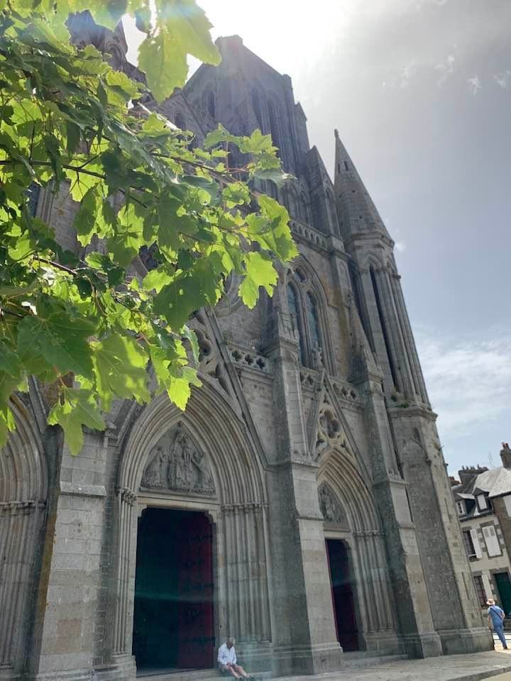Eglise notre dame des champs a avranches 2 
